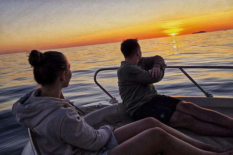 Dubrovnik (Marina Frapa): Golden hour Sunset Cruise (2h) Shared Golden Hour Sunset Speedboat Cruise (1h)