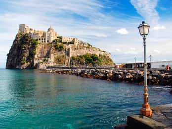 Ischia e Procida in barca di lusso
