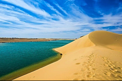 From Cairo: 4x4 Desert Safari, Waterfalls & Magic Lake Shared Tour: Wadi El Rayan, Magic Lake & Lake Qarun, Jeep