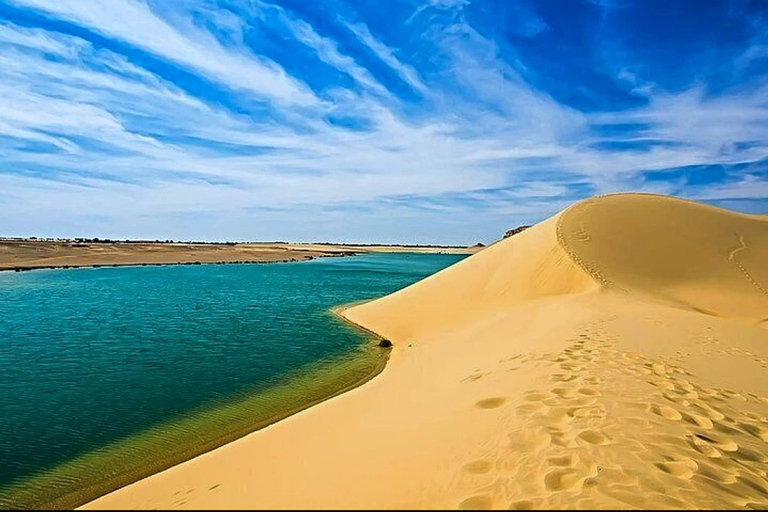 From Cairo: 4x4 Desert Safari, Waterfalls & Magic Lake Shared Tour: Wadi El Rayan, Magic Lake & Lake Qarun, Jeep