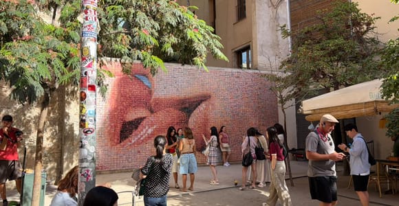Barcelona: 3-Hour Sightseeing Tour of the Gothic Quarter, El Born, Barceloneta, and Montjuïc