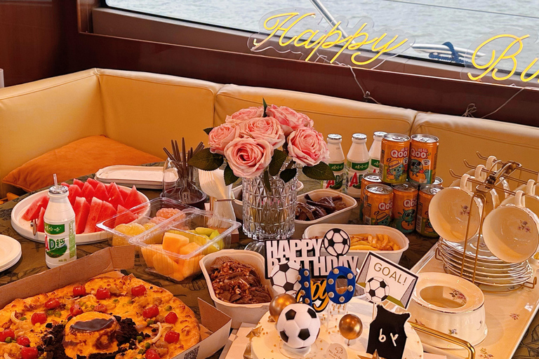 Shanghai: Private 3-Deck Yacht Charter on the Huangpu River 4 Hours Static Mooring