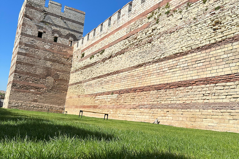 Tour delle Mura di Contantinopoli e del Palazzo Blachernea