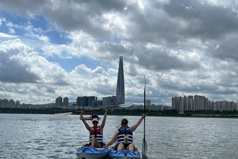 Spływy kajakowe i wiosłowanie na stojąco w lokalizacji Han RiverLekcja Stand Up Paddle Board (SUP).