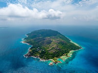Hermana, Coco e Isla Felicite, Seychelles Catamaran Tour - Housity
