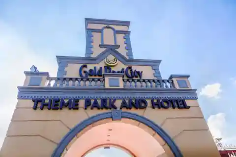 Johannesburg: Full-Day Tour with Gold Reef City Theme Park