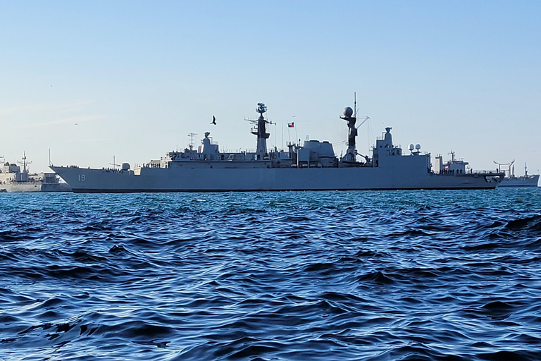 Boat ride through Valparaiso Bay Boat ride through the bay of Valparaíso