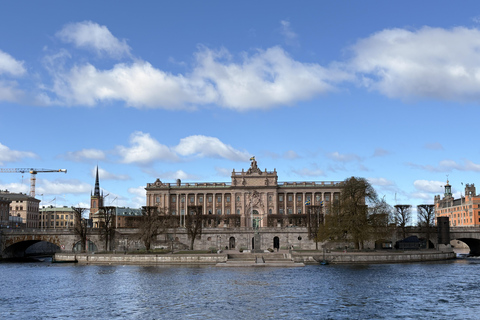 Stockholm: Walking tour from Medieval Town to Modern Capital German gamla stan