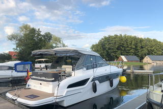 Waren (Müritz): Fun Cruise motor yacht with skipper - 4 hours