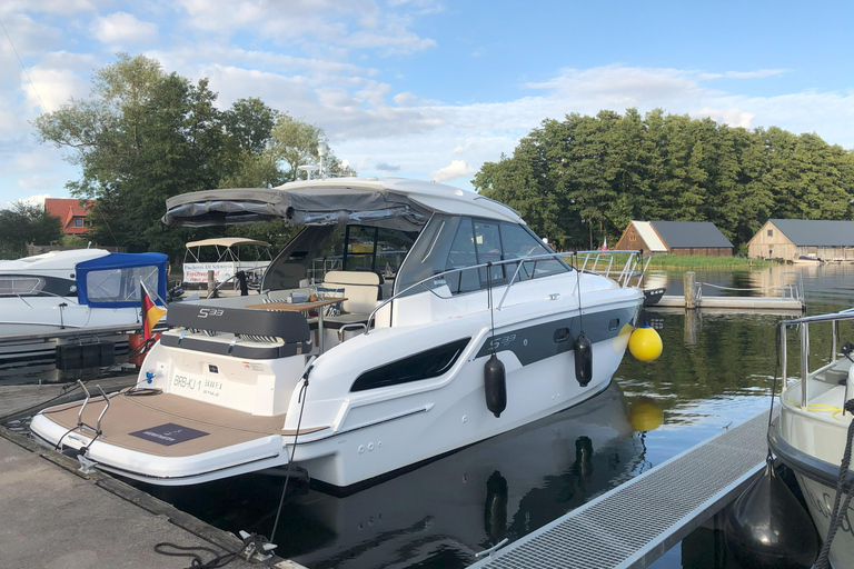 Waren (Müritz): Fun Cruise motor yacht with skipper - 4 hours Waren (Müritz): Fun Cruise motor yacht with skipper - 4 hours