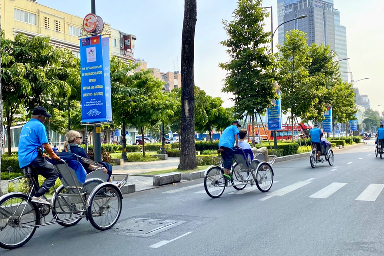 Ho Chi Minh City: Sunset Cyclo and Dinner Cruise Tour Sunset Cyclo and Premium Dinner Cruise