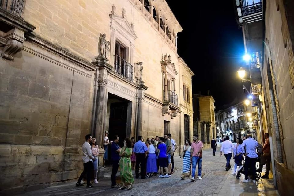 Tur guiado al Palacio Vela de Los Cobos - Hizvo