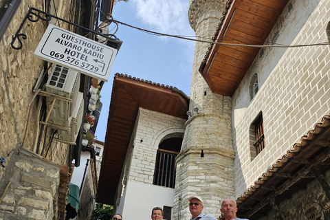 Von Durrës aus: BERAT DAY TOUR - &quot;Stadt der tausend Fenster&quot;