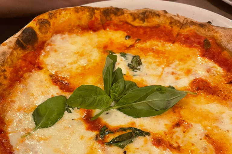 Naples: Pizza and tiramisu making class with fine wine