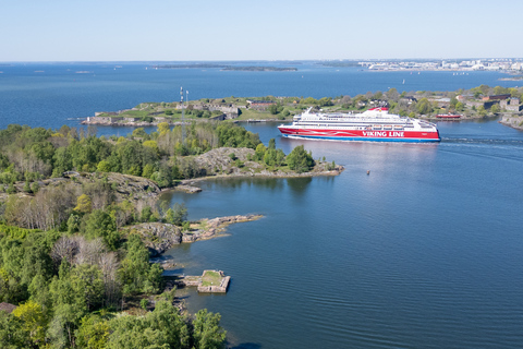 Helsinki: Guided Sightseeing Cruise on a unique ship