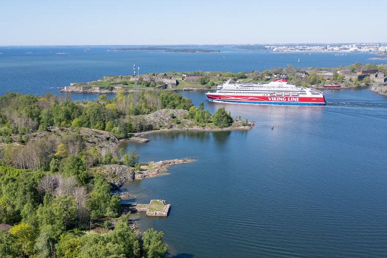 Helsinki: Guided Sightseeing Cruise on a unique ship