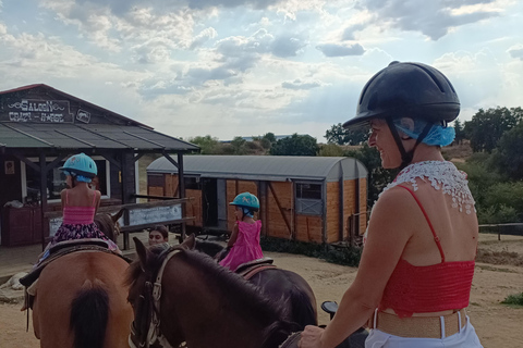 Randonnée à cheval dans une ferme