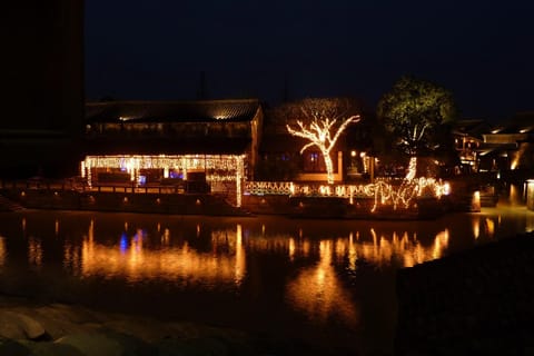 From Shanghai: 2-Day Wuzhen Night & Quiet Morning Escape