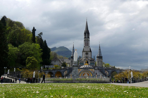 Lourdes: Uchwyć najbardziej fotogeniczne miejsca z lokalnym przewodnikiem