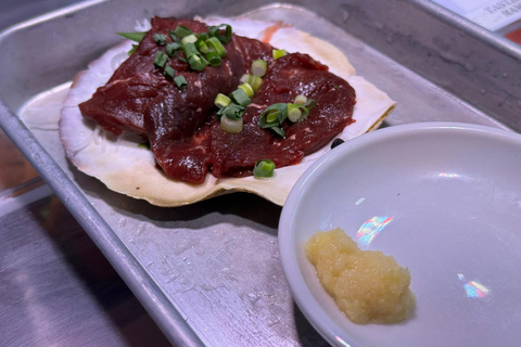 Tokyo: Tsukiji Fish Market Walking Tour with a Local Guide Tokyo: Tsukiji Fish Market Tour with Food Tastings