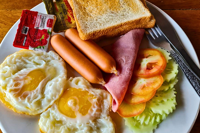 Chiang Mai: 2-Day Luang Prabang Slow Boat Tour & Hotel Chiang Mai:2-Day River Cruise to Luang Prabang&Pak Ou Caves