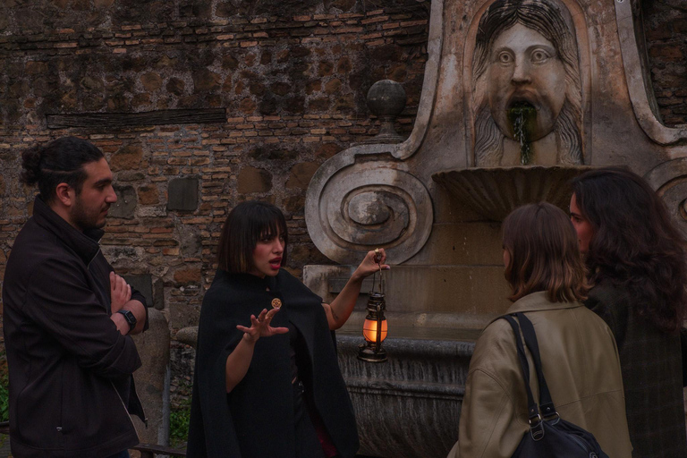 Rome : Visite nocturne paranormale à pied et ruelles secrètesRome : Visite nocturne privée à pied sur le thème du paranormal