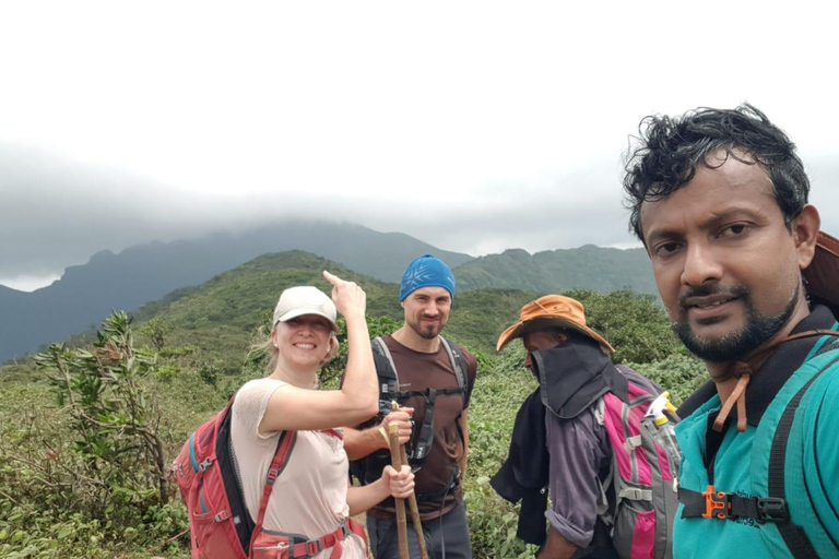 纳克尔斯峰探险和希洛亚村露营 2 日游