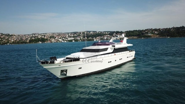 Discover Baku’s Bay with a Scenic Boat