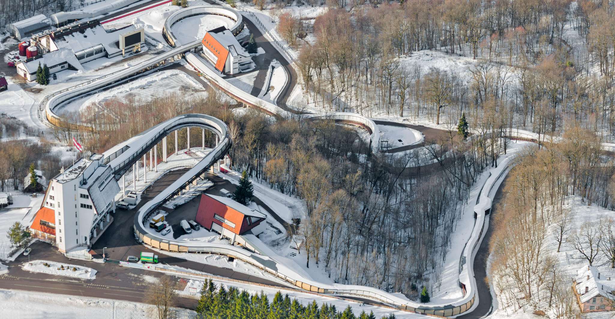 Letland Bobsleigh en luge track ride ervaring - Hizvo