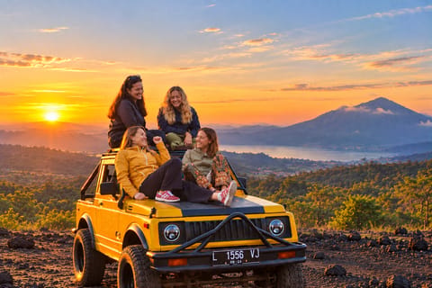 Bali: 2-Day Mount Batur Jeep Sunrise, Hot Spring & Ubud Tour