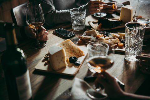 Weinverkostung spürt den Unterschied zwischen Qvevri und klassischem Wein