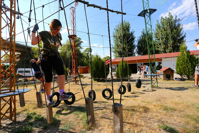 Simitli : Jardin de cordes, tyrolienne et rafting sur la Struma