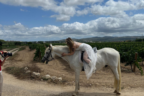 Alicante: Private Horseback Ride & Picnic with Transfer