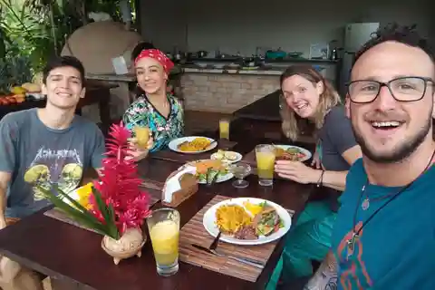 Cooking with a Costa Rican family