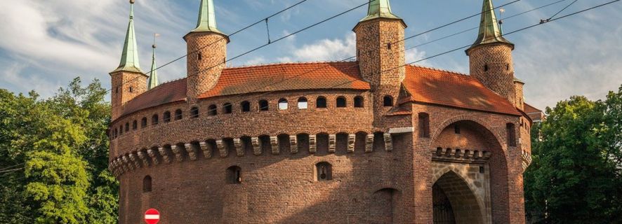 Krakow: Old Town Tour by Golf Cart and Vistula Cruise