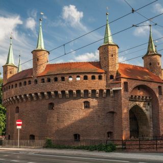 Krakow: Old Town Tour by Golf Cart and Vistula Cruise