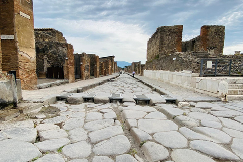 Pompeii: Guided Tour with a Local Expert Guide