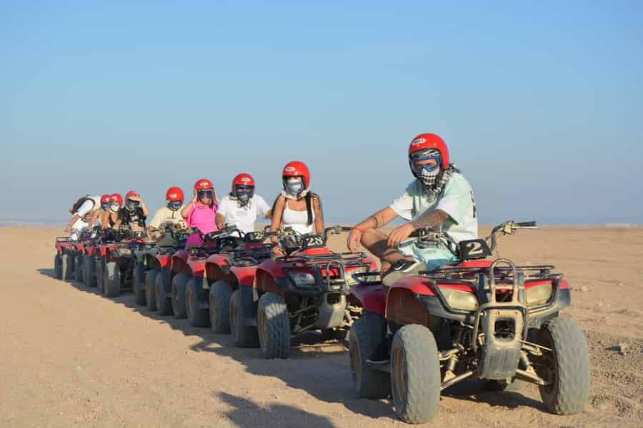 Hurghada: Quad- & Buggy-Safari mit orientalischer Show. Foto: GetYourGuide