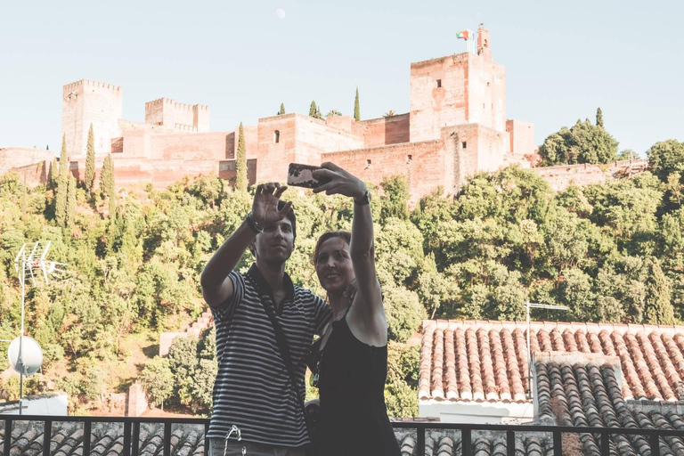 Granada: Albayzin and Sacromonte Hybrid Walking Tour