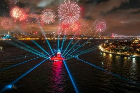 Istanbul: oudejaarsavond rondvaart &amp; diner op Bosporus2026Privétafel met diner en drankjes - trefpunt