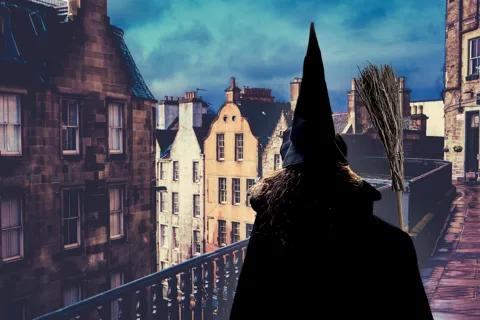 Edinburgh: Witches Old Town Walking Tour & Underground Vault