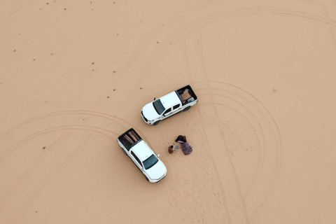 Wadi Rum : visite nocturne en jeep avec dîner et petit-déjeuner