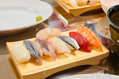 Naha Makishi Public Market : Sushi making experience English guided guide