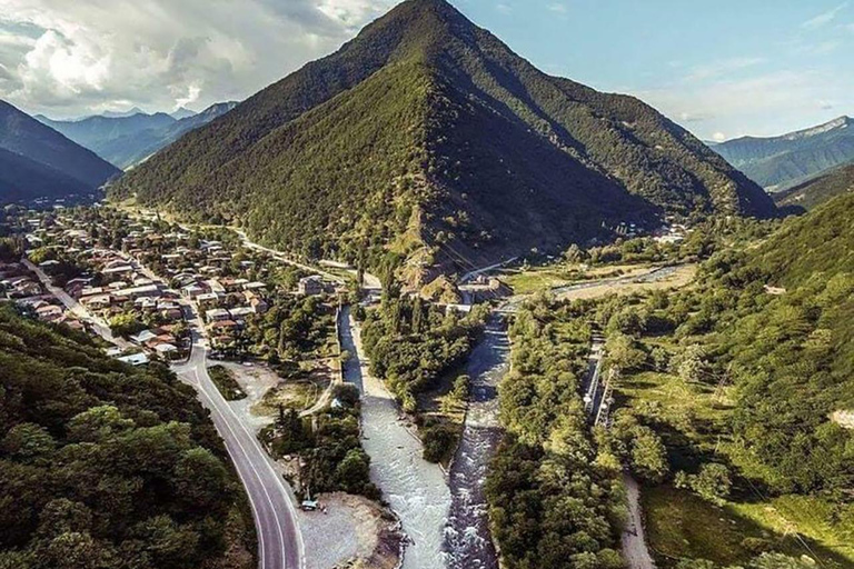 Hochlandwunder: Kazbegi, Gudauri &amp; Ananuri Expedition