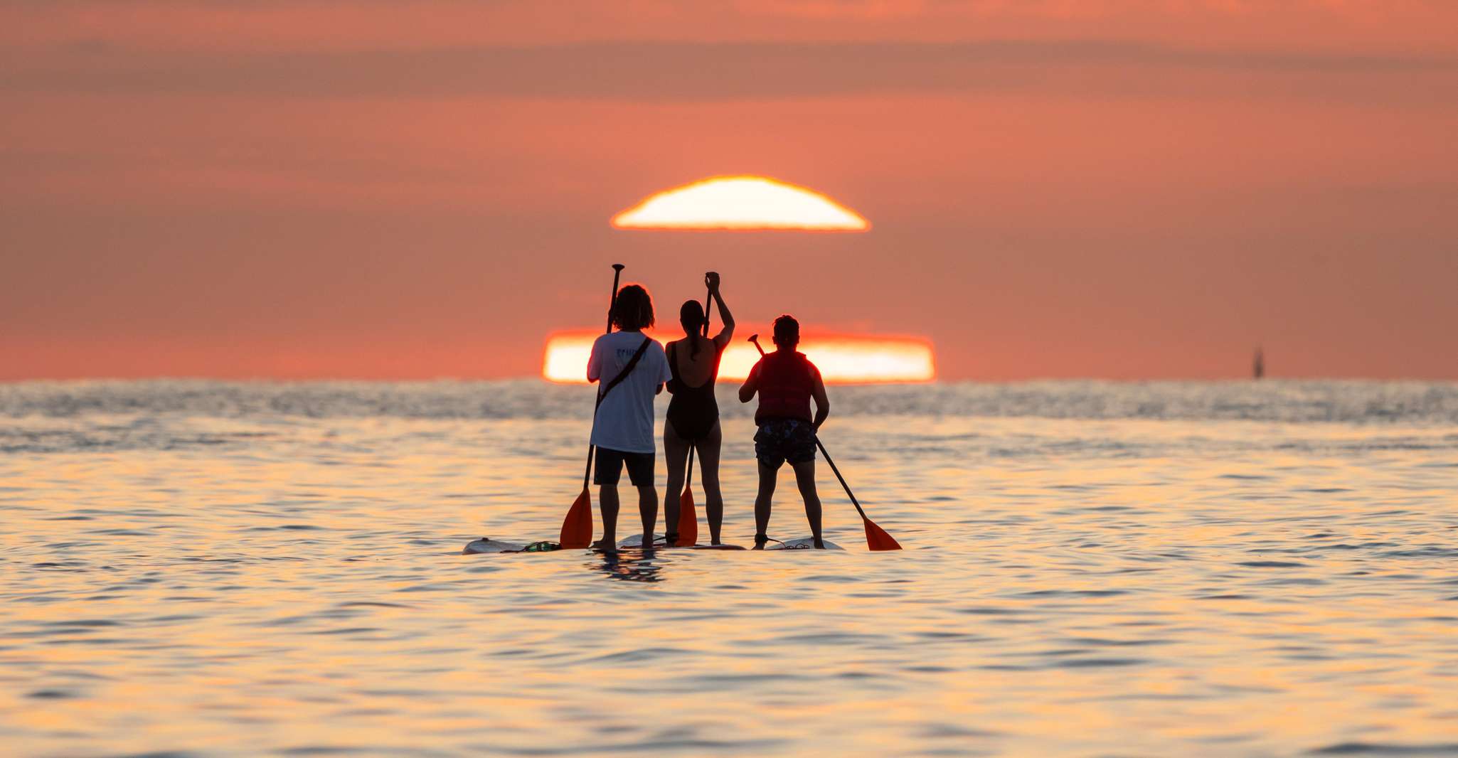 Barcelona: Sunrise Paddleboarding with Instructor and Photos photo 15