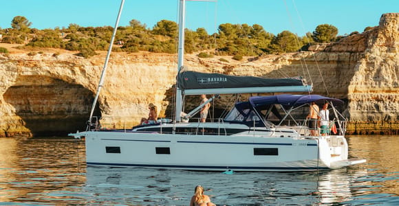 Portimao: Sunrise Luxury Sail-Yacht Cruise