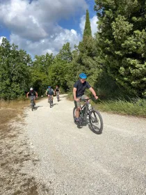 Gole del Nera Flusspark E-Mountainbike Tour