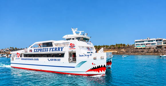 Lanzarote & Fuerteventura: Return or 1-Way Ferry with Wi-Fi