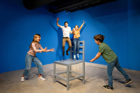 Alicante: Museum of Illusions - Entry Ticket