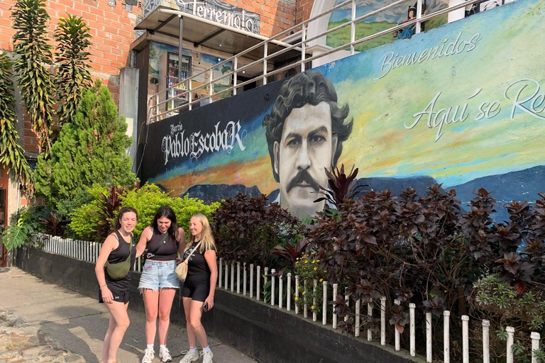 Visite guidée Pablo Escobar à MedellínVisite guidée de Medellín sur les traces de Pablo Escobar